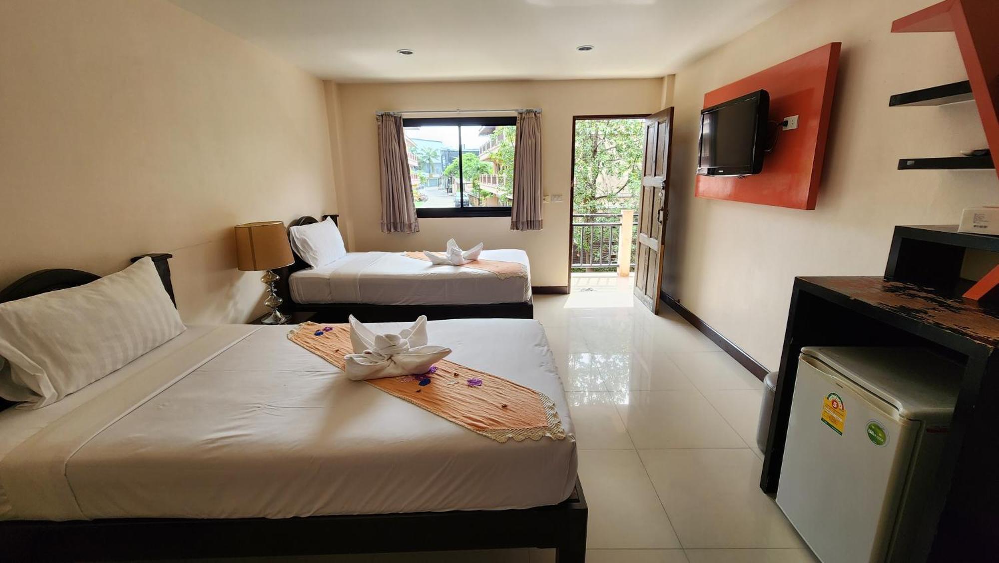 Panupong Hotel пляж Чавенг Екстер'єр фото