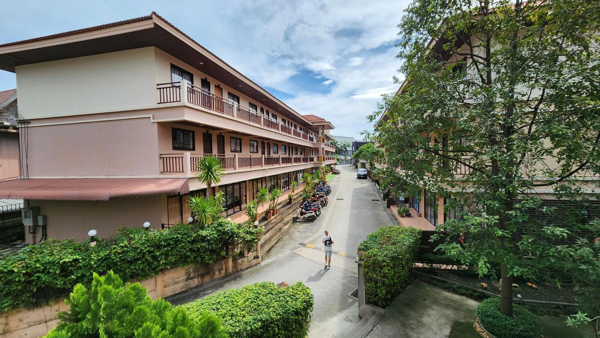 Panupong Hotel пляж Чавенг Екстер'єр фото